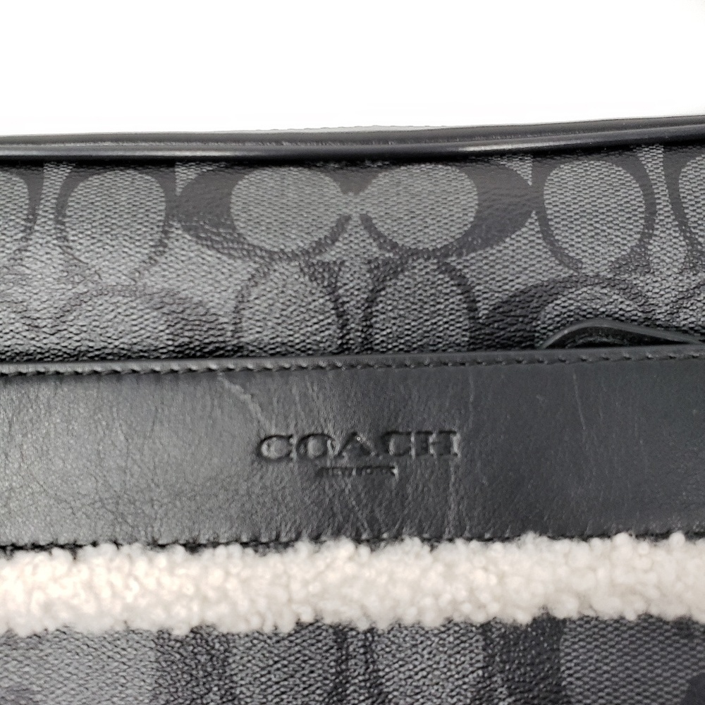 Brand New Coach Sling Bag for Men MSRP $400 - Picture 8 of 8